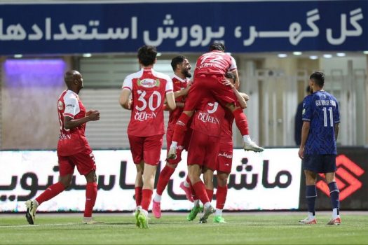 سایه پرسپولیس روی صدرنشینی استقلال افتاد