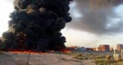 اعزام ناوگان خودروهای آتش نشانی منطقه ویژه پارس برای کمک رسانی به حادثه بندر شهید رجایی