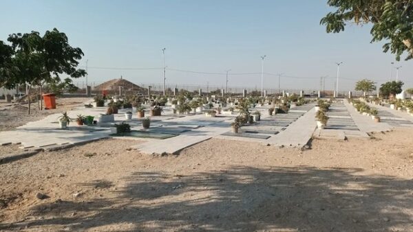لزوم توسعه فضای سبز و نصب سایبان در آرامستان وادیالرحمه بوشهر