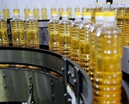 ۳۰۰ تن روغن در انبارهای استان بوشهر تخلیه شد
