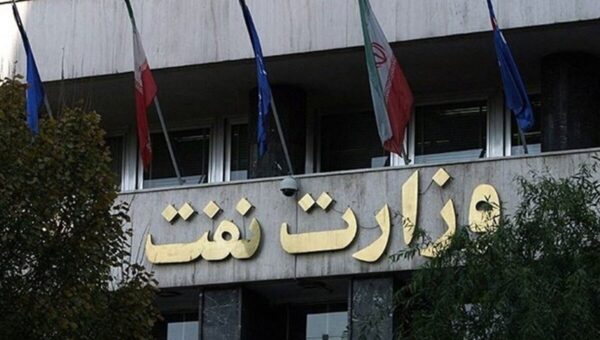 وزارت نفت: حریق پالایشگاههای گازی پارس جنوبی و فجر جم، پس از حمله مهار شد