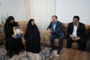 هشدار استاندار بوشهر در دیدار خانواده شهید: مدیران کم‌کار در خدمت به ایثارگران توبیخ می‌شوند!