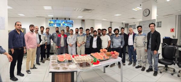 جشن یلدای مشترک کارکنان آریاساسول و پتروشیمی بوشهر برگزار شد