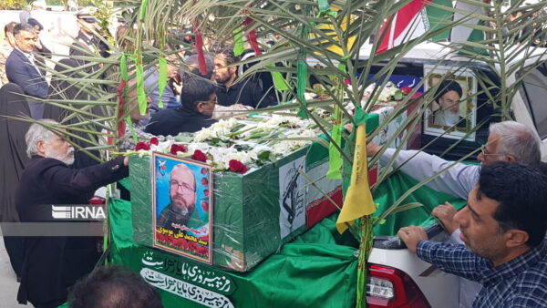 پیکر شهید مدافع امنیت در بوشهر تشییع شد