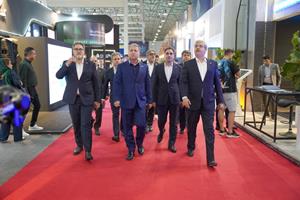 پتروشیمی پارس در نمایشگاه «پتروکم کیش» با مدیران بنگاههای صنعتی و مالی کشور دیدار کرد