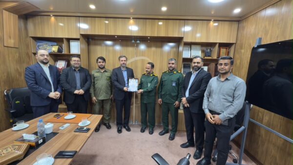 تجلیل فرمانده سپاه عسلویه از مدیرعامل پازارگاد به پاس حمایت از فعالیت‌های فرهنگی و مذهبی